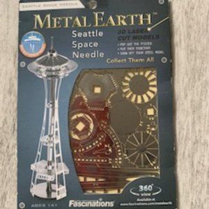 Game-Metal-360 degree Seattle Space Needle- Assembled size 5.07" x 1.17" x 1.17